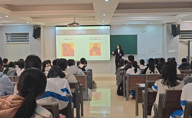周怡杉律师受邀为惠州一中学子作《律师职业分享》主题讲座